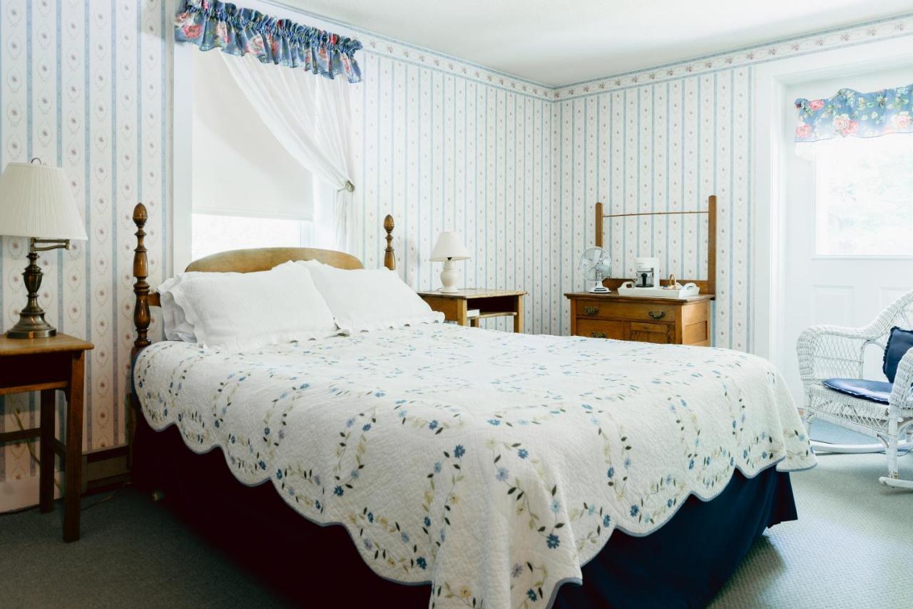 Carriage Barn Inn Keene Eksteriør billede